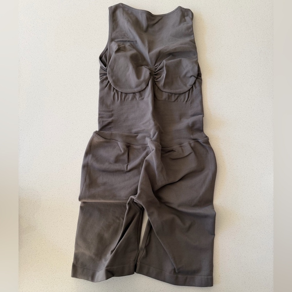 SKIMS RECYCLED NYLON MID THIGH ONESIE | GREY CHALK